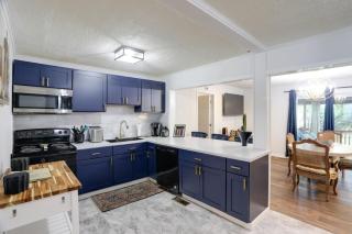 Updated North Greenwood Cottage 1 Mi to Dtwn - 8