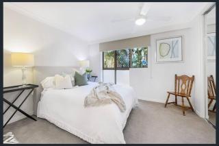 Surf Parade Family Getaway - WiFi, Parking, Pool - 5