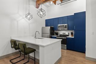 Brick & Bed Riverfront Lofts, T 402 - 1