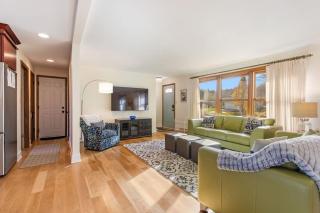 Woodcliff Cottage with Heated Private Pool-Family Friendly - 1