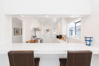 Bayfront 3Br With Harbor Views, Only Steps To The Beach By Beachview Rentals - 7