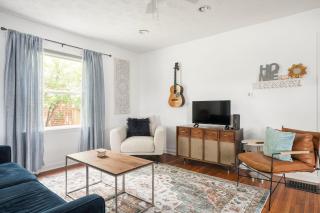 Northside Cottage - Perfect Indy Location-Family Friendly - 6