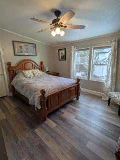 Room in House with River Access in Charming Aztec - 0