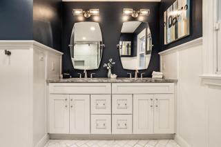 Broad Ripple Falcon Crestview Bungalow-Family Friendly - 8