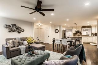 Broad Ripple Falcon Crestview Bungalow-Family Friendly - 3