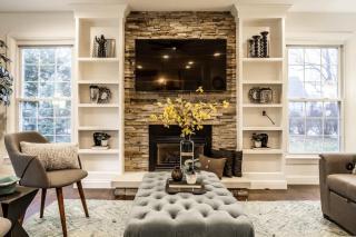 Broad Ripple Falcon Crestview Bungalow-Family Friendly - 1