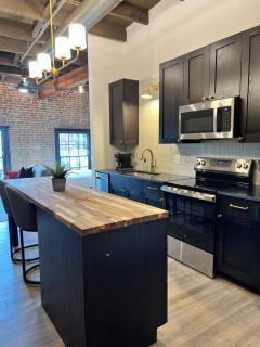 Brick & Bed Riverfront Lofts, T 403 - 3