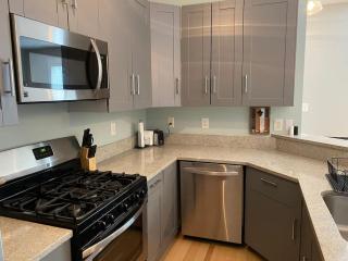 6BR Downtown Side-by-Side Townhomes 2 Garages - 5