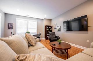 6BR Downtown Side-by-Side Townhomes 2 Garages - 7