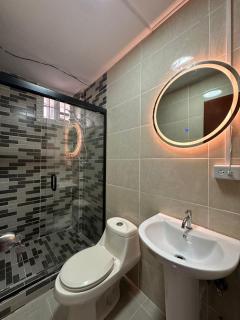 Cuarto cerca del metro cincuentenario - 6