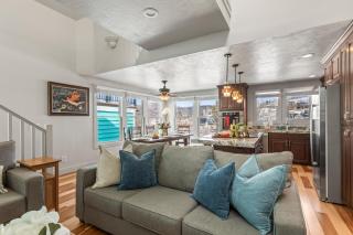 Abode on Woodside - 9