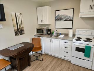 Cozy Rainforest Cottage for 2 - Pet Friendly - 6