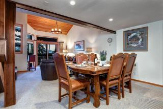 Abode on Ridgepoint - 2