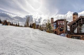 Abode at Lucky Star - 4