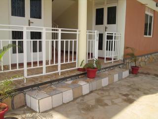 City Holiday Cover Apartments - Nsambya - 0