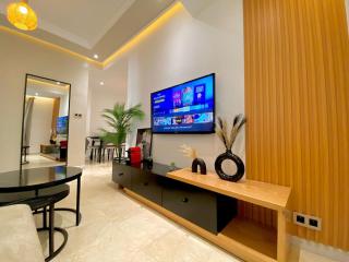 Beautiful Beachside Apt - 0