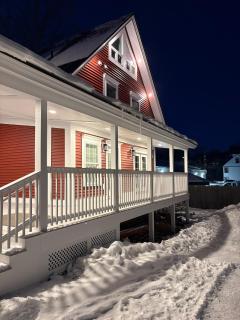 The Treehouse at 11 Gables - Center of Ludlow Village near Shopping and Restaurants - 6