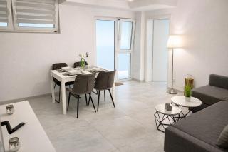 STN Business Suite - Ferienwohnung mit Parkplatz & Balkon, Terrasse & Fußbodenheizung, Netflix Premium, Zentral zu Audi & Schwarz Gruppe - Bad Friedrichshall - 8