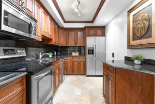 Luxury by the Sea- 2BR Pool & Gym -Hollywood - 6