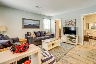 Woodsy and Charming! Applegate Cabin with Large Yard - 0