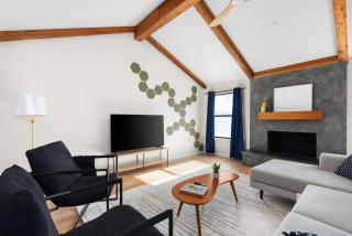 Luxury 5BR w Hot Tub, Fire Pit & Game Room - 4