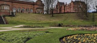 Cozy Double Room with Shared Bathroom & Kitchen - 3