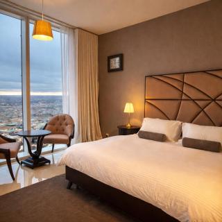 Luxury 3BR apartment in a tower overlooking the financial towers - 4