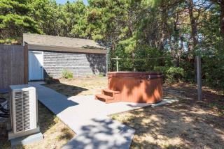 Steps to the beach Hot Tub Entertainment Suite - 6