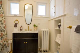 Kentville Gem Heritage Style, Modern Comfort - 7