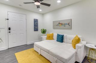 2 Mi to Beach: Couple's Retreat in Galveston - 3