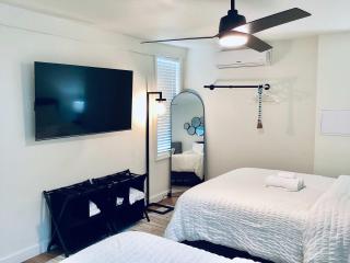 Boardwalk Bungalow 1 For 6 - 4