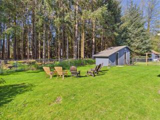 Home Near Mendenhall Glacier with Large Backyard - 9