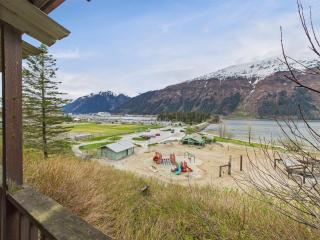 Sandy Beach Apt Ocean Views Steps to Beach - 8