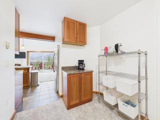 Scenic 3BR Retreat w Ocean & Mountain Views - 3