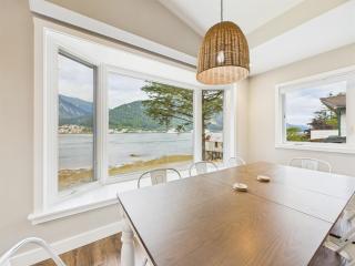 Oceanfront w Incredible Views - 8