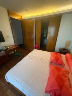 Beachfront 2BR Apartment with Pool View - 8