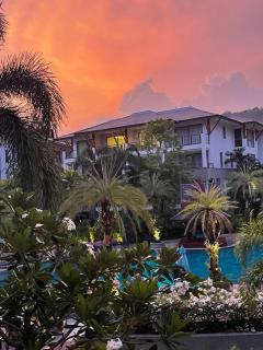 Beachfront 2BR Apartment with Pool View - 0