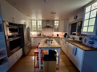 River Views 3bd 2ba Luxury Condo along Columbia Waterfront Renaissance Trail - 2