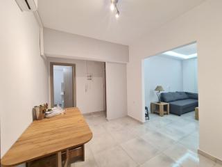 Family apartment at the center of Piraeus - 8