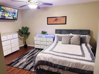 Modern Daytona Condo With Pool - 2