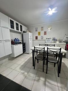 Casa com piscina a 800 m da praia Enseada - 3