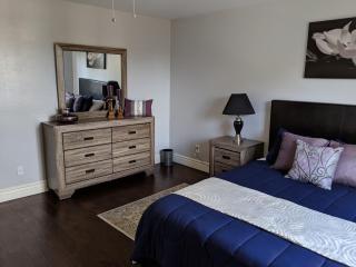 Mendoza Residence, our Great & Spacious Home in Southern Mesa - 2