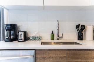 112 - Spacious 1BR Getaway, Gym, Paid Parking - 3