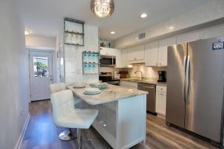 Laguna Bella B4 by Youngs Suncoast - 4