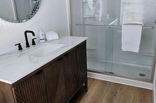 The Disco Loft - Downtown Springfield Apartment with Ping Pong - 5