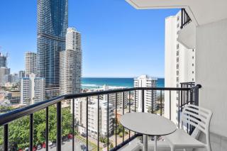 2 Beds in Oceanview Escape in Surfers Paradise - 0