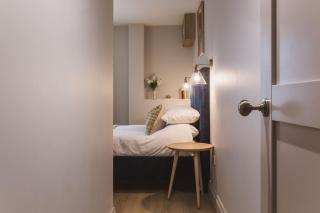 Riverside - High-End Southville Escape - 3