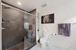 Central Downtown Apt Sleeps 8 & Enjoy Gaslamp - 7