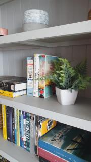 Sky View Stays, Gatwick & Manor Royal with Free Parking - 9