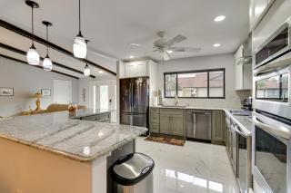 Private Beach & Pool Access! Fort Myers Getaway - 2